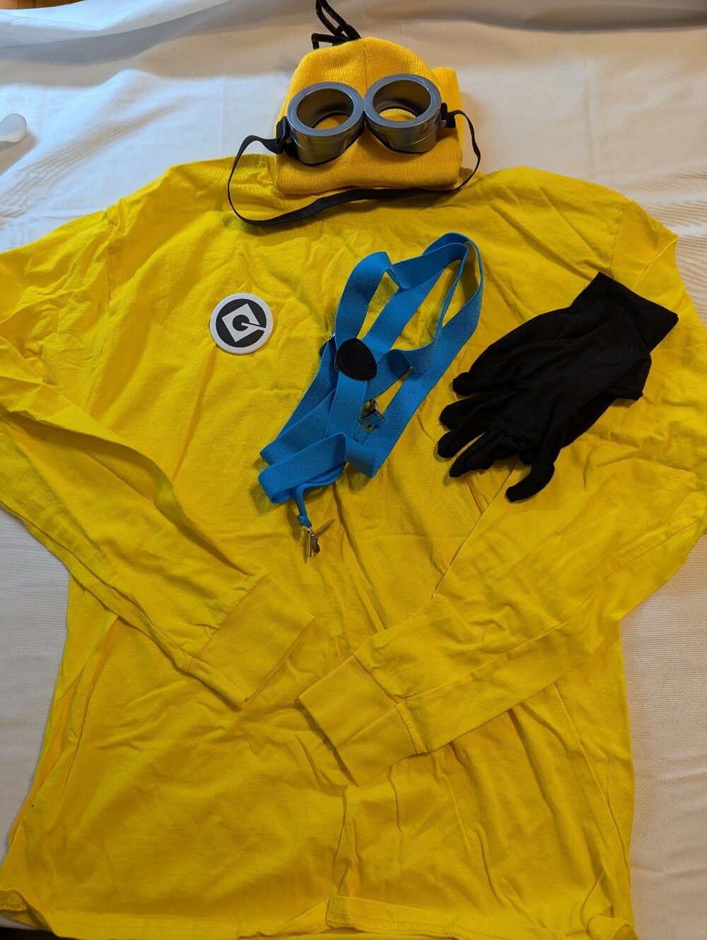 Adult Minion 6 Piece Costume Size Large - Picture 2 of 8